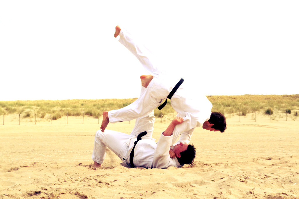 Strand Björn en Sebastiaan (Tomoe-nage uit de Go Kyo no waza)